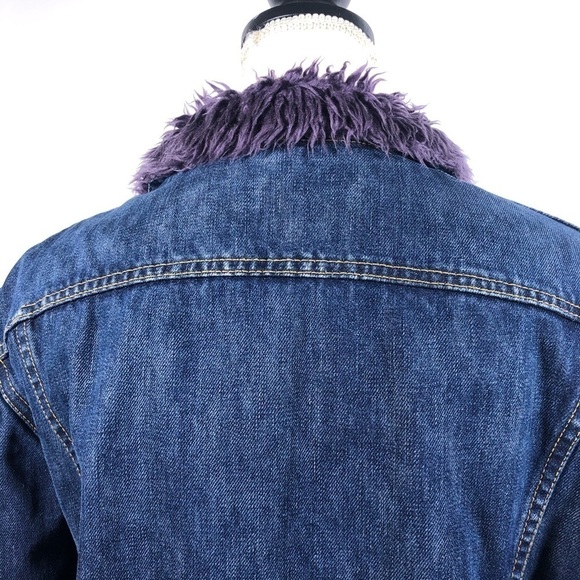 VINTAGE Lee Denim Jacket with Purple Fur Lining - Picture 11 of 16